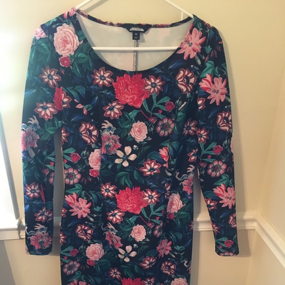 Project Runway floral bodycon dress - Picture 3 of 5